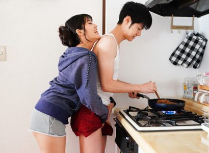 Sống cùng với người chị dâu hư hỏng