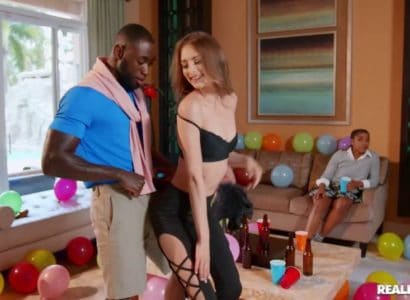 Kyler Quinn quyến rũ anh da đen ở buổi tiệc đại học - JAV HD Video | Javhay