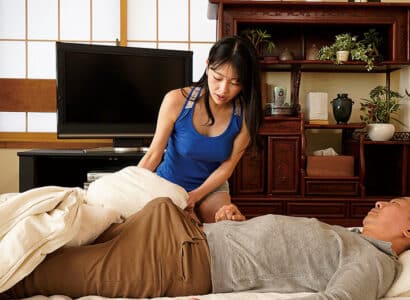 Watch Bị chồng bỏ bê thiếu thốn lâu ngày, con dâu làm liều bú cặc bố chồng đang ngủ in HD Bị chồng bỏ bê thiếu thốn lâu ngày, con dâu làm liều bú cặc bố chồng đang ngủ - JAV HD Video | Javhay